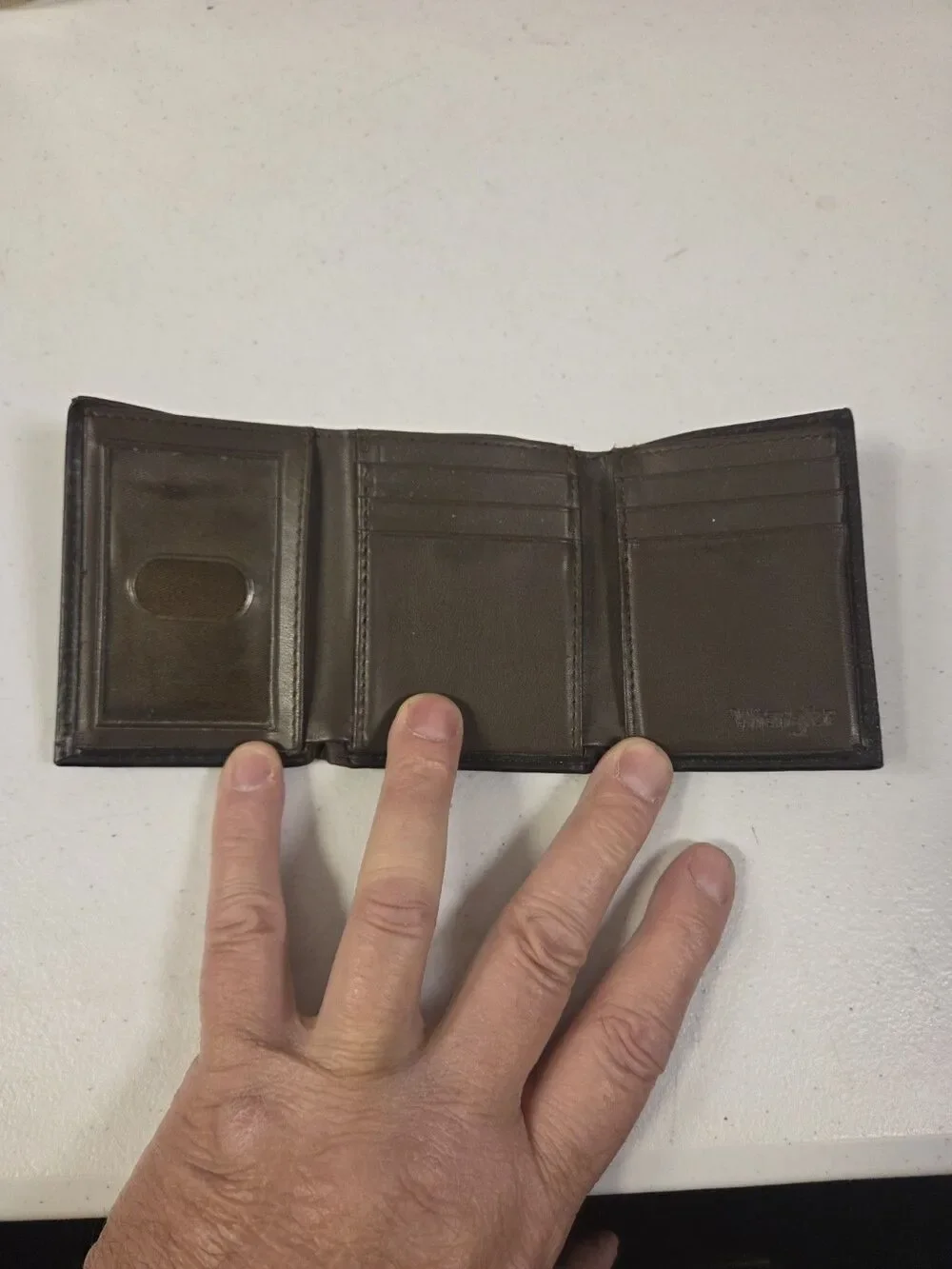Wrangler Genuine Leather Trifold Wallet Brown Western‎ Embossed Scroll